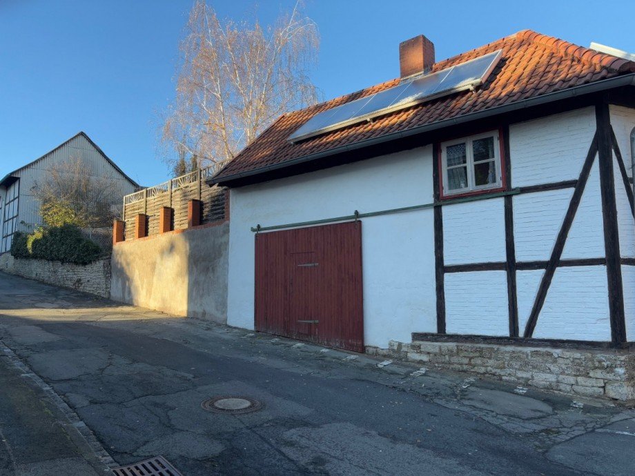 Scheune mit Tor zur Werkstatt Einfamilienhaus Sch�ningen