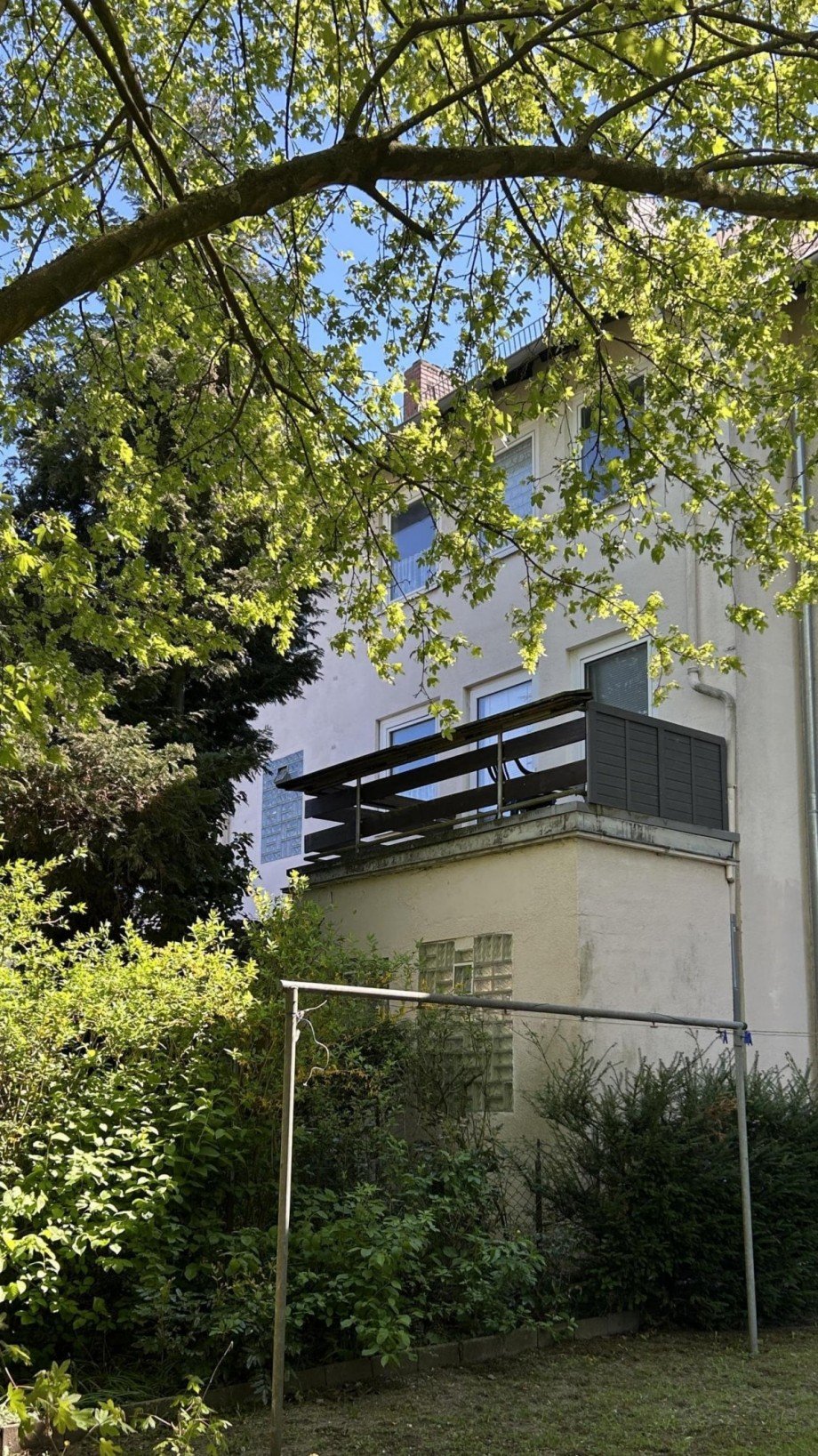 Blick von der R�ckseite 2 Mehrfamilienhaus Braunschweig
