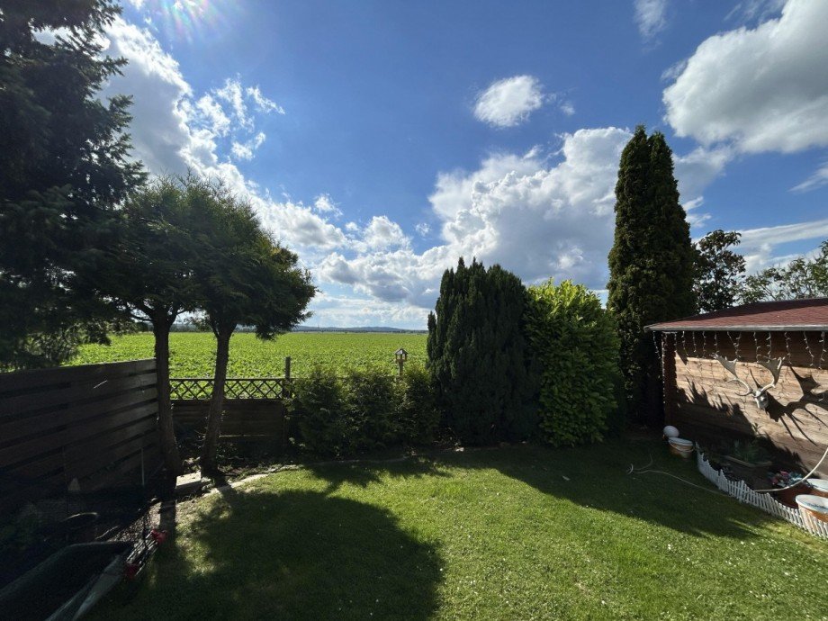 Blick aufs Feld, Richtung Westen Doppelhaush�lfte Fl�the
