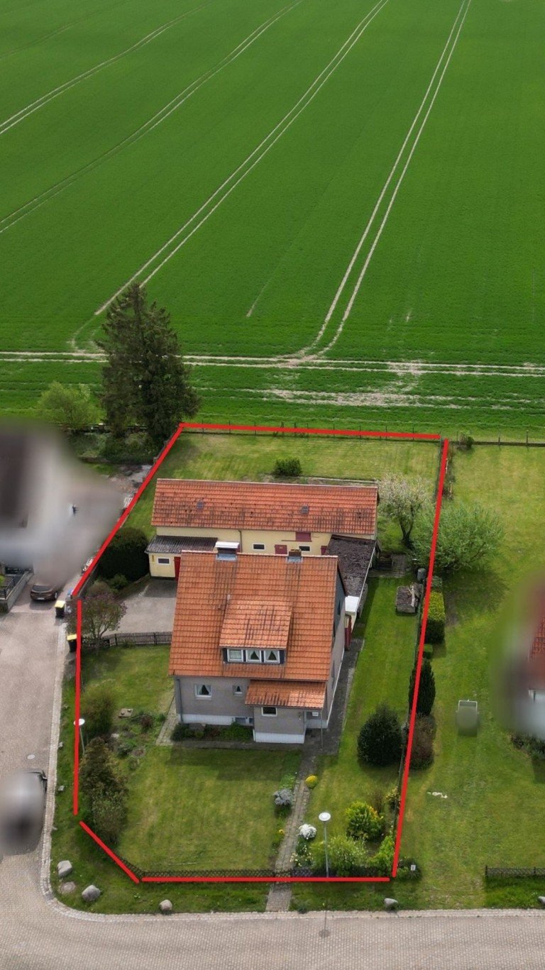 Blick von oben Uehrde Einfamilienhaus Einfamilienhaus mit Einliegerwohnung in ruhiger Feldrandlage von Uehrde