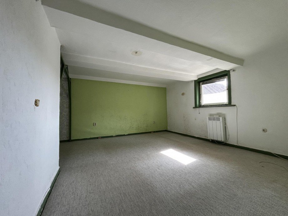 Zimmer III OG R. (1) Zweifamilienhaus Fl�the